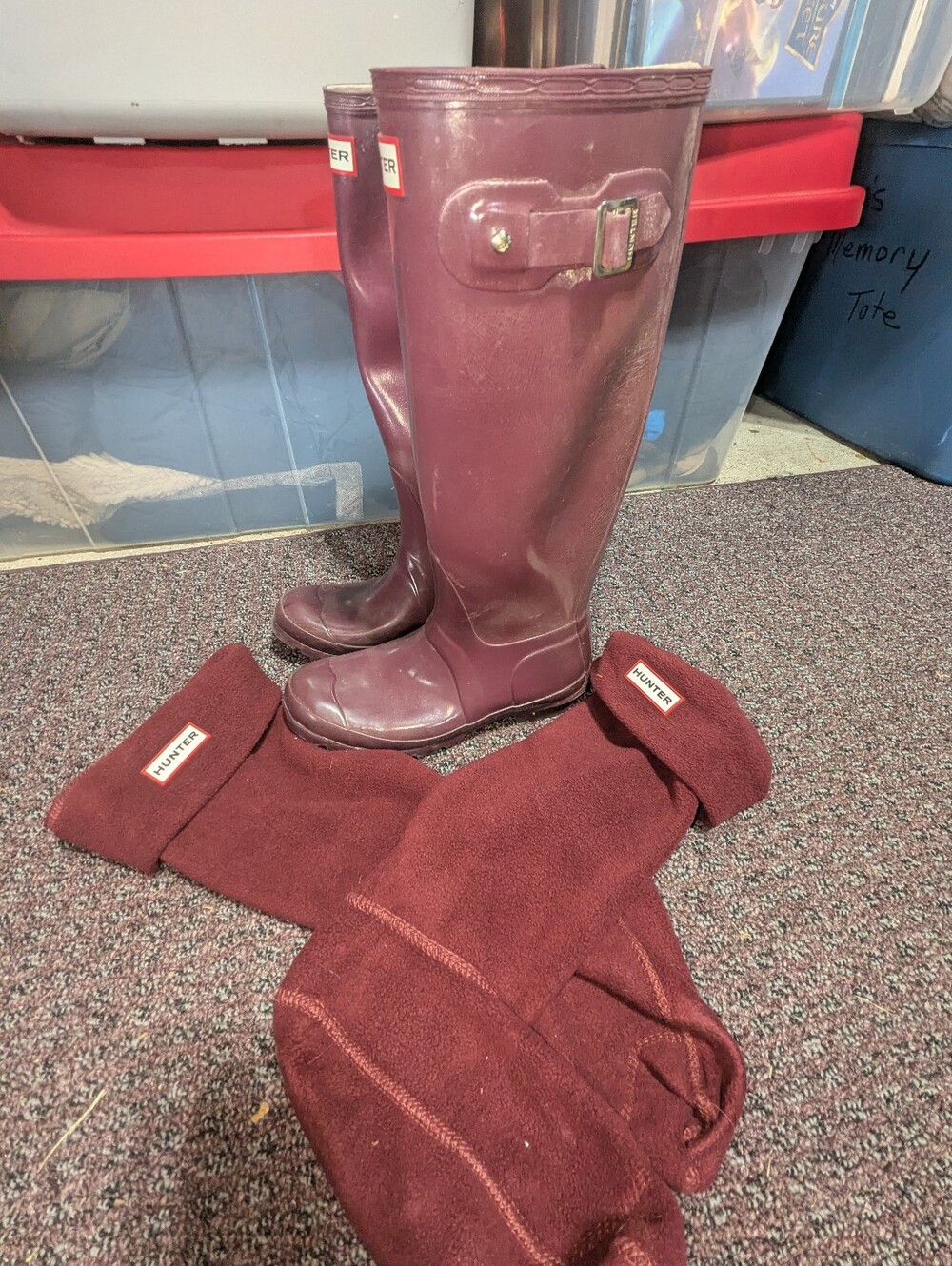 Hunter Men's Burgundy Tall Gloss Rain Boots with Matching Boot Socks
